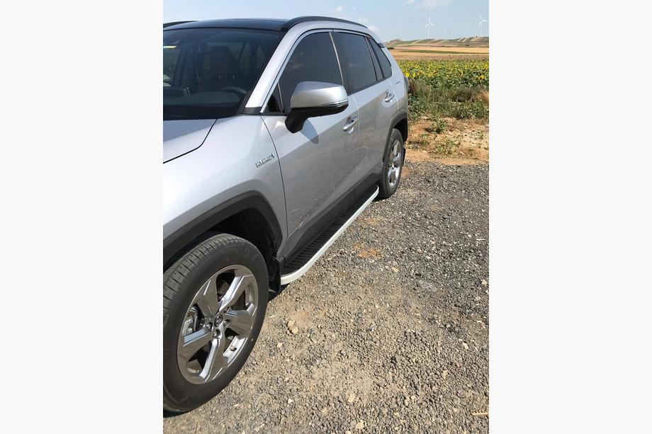 Toyota Rav 4 2019–2025 Side steps Tayga Grey (set van 2, aluminium) Foto 2