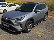 Toyota Rav 4 2019–2025 Side steps Maydos V2 (set 2 stuks, aluminium met RVS) foto 2