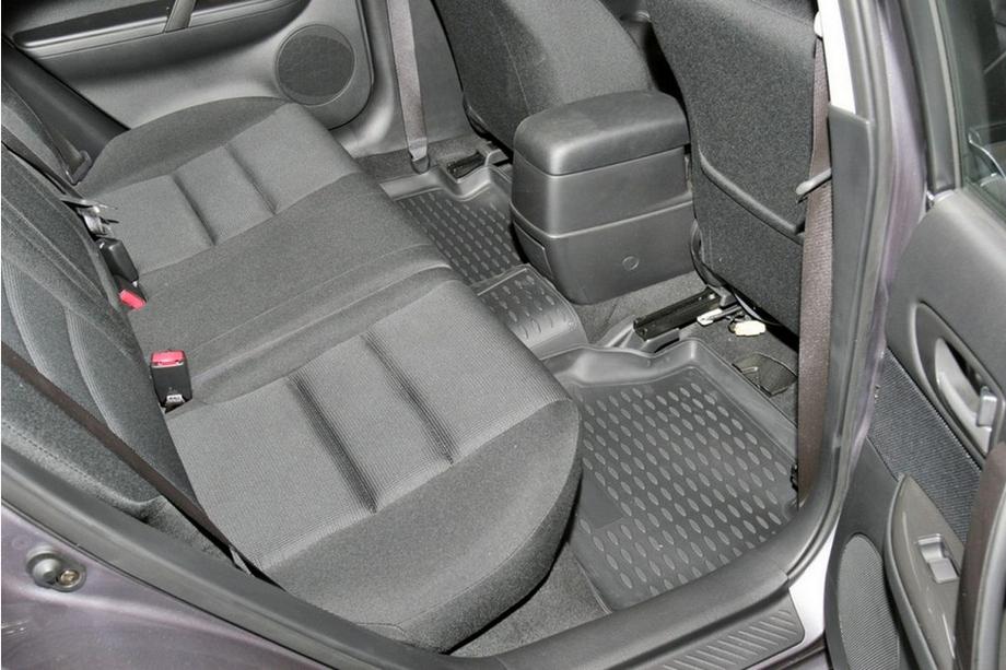 Mazda 6 2003–2008 Rubberen vloermattenset voor interieur (4 stuks, Novline) Foto 3