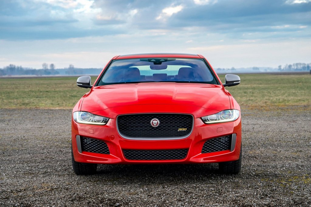 Review van de premium sedan Jaguar XE