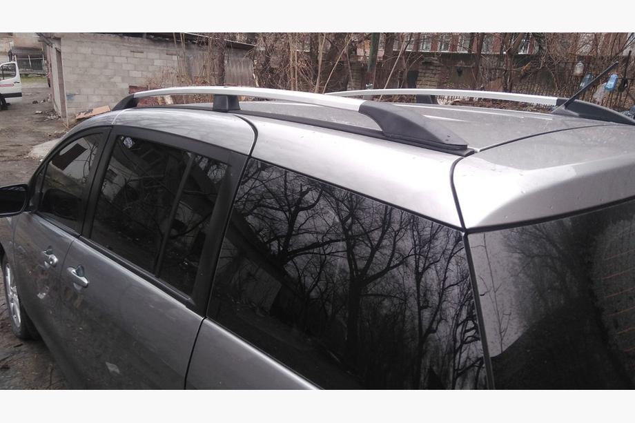 Mazda 5 2010–2018 Aluminium dakrails (chroom) Metalen montagevoeten Foto 3