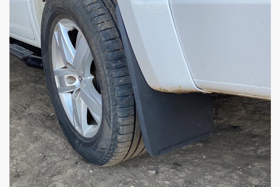 Volkswagen Amarok 2010–2022 Achterspatlappen (2 stuks) Foto 1