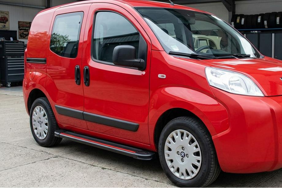 Citroen Nemo 2007–2017 Side steps Maya Red (2 stuks, aluminium) Image