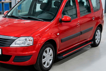 Dacia Logan MCV 2004–2014 Side steps Maya Red (2 stuks, aluminium) foto 1