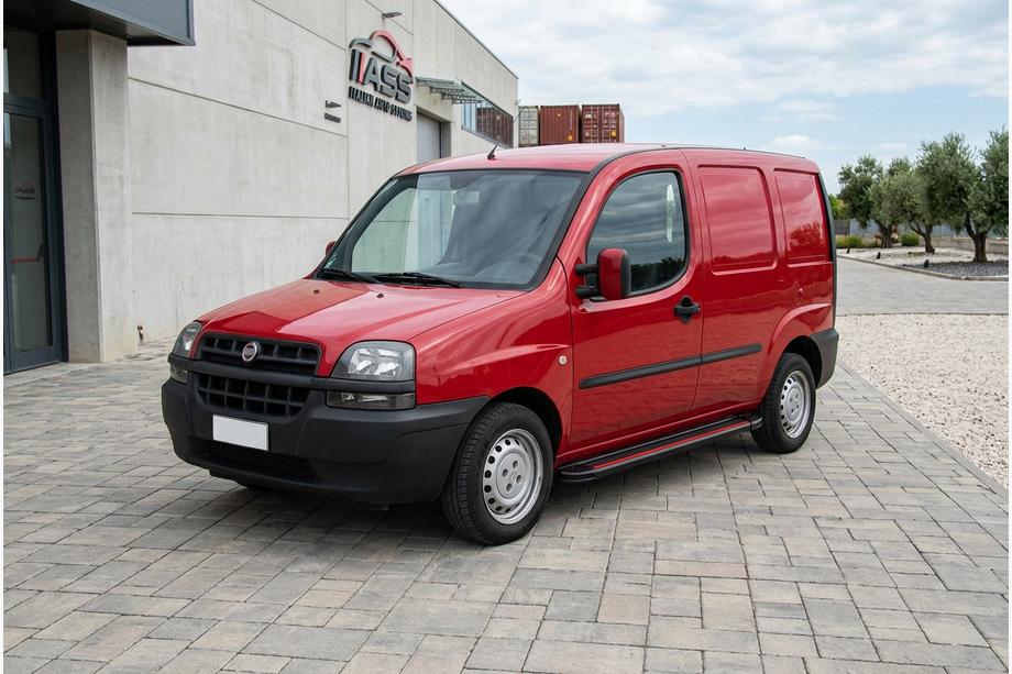 Fiat Doblo I 2001–2005 Side steps Maya Red (2 stuks, aluminium) Image