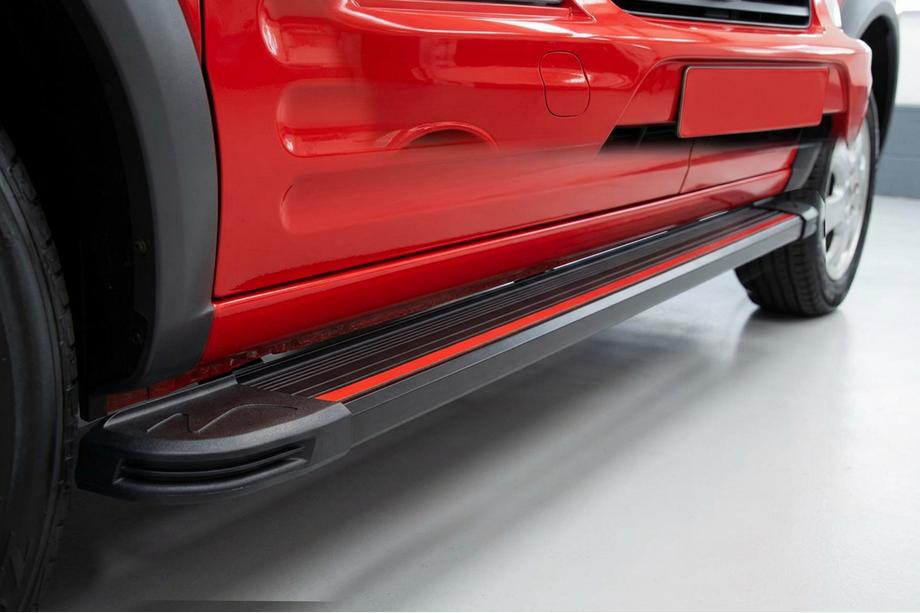 Ford Connect 2002–2006 Side steps Maya Red (2 stuks, aluminium) Image