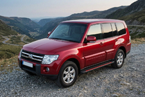 Mitsubishi Pajero Wagon IV 2006–2021 Side steps Maya Red (2 stuks, aluminium) foto 1