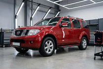 Nissan Pathfinder R51 2005–2014 Side steps Maya Red (2 stuks, aluminium) foto 1