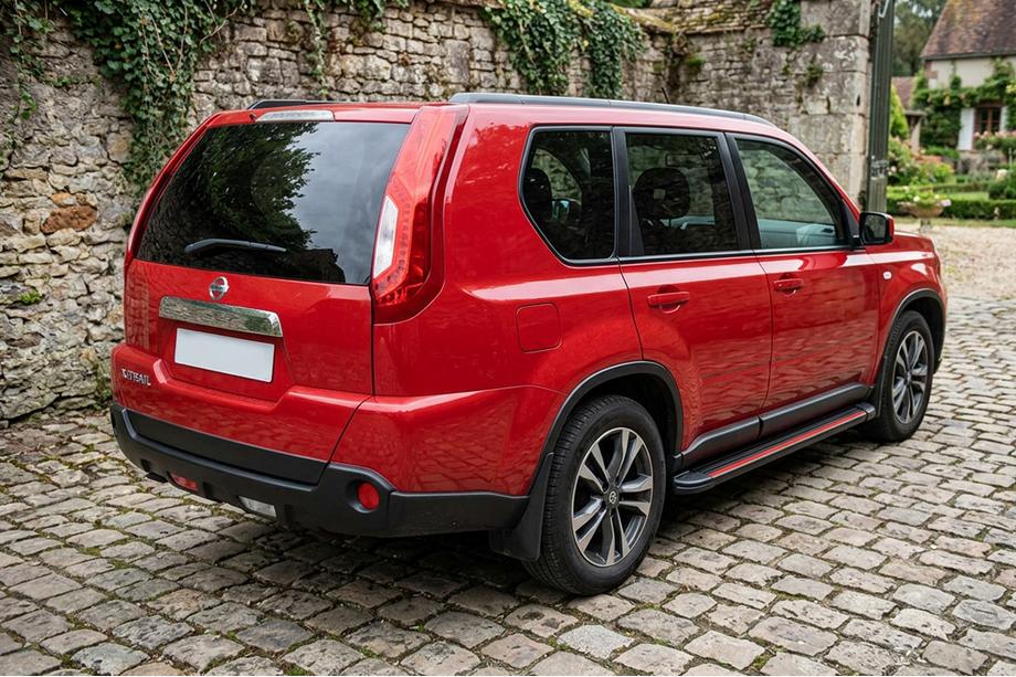 Nissan X-trail T31 2007–2014 Side steps Maya Red (2 stuks, aluminium) Image