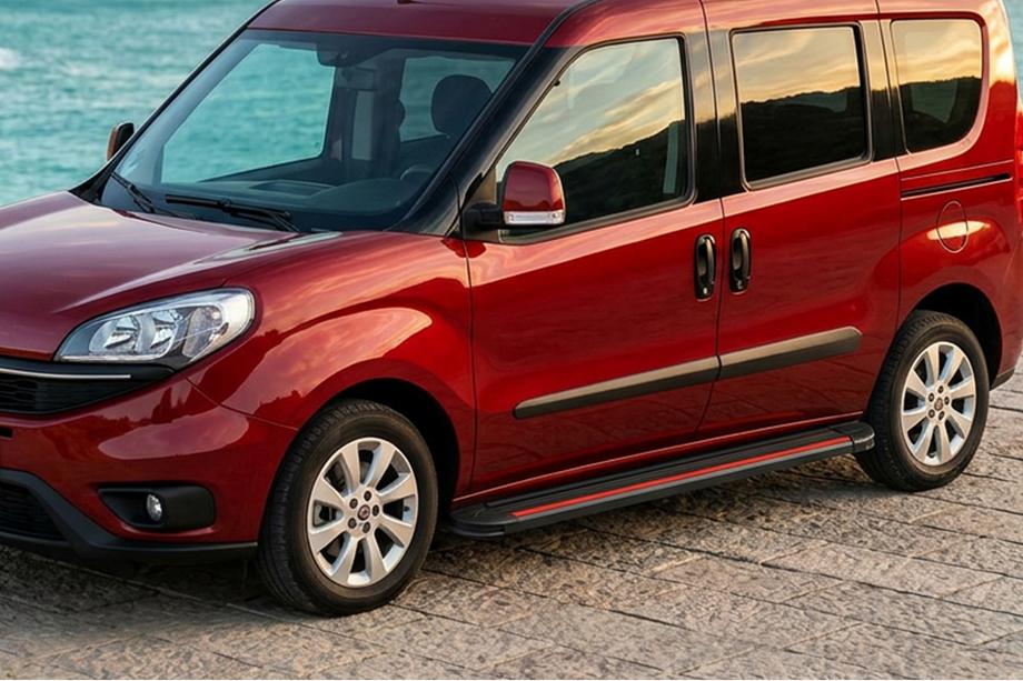 Opel Combo 2012–2018 Side steps Maya Red (2 stuks, aluminium) Maxi basis Image