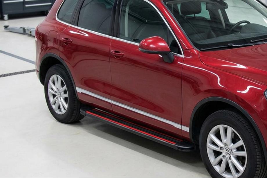 Volkswagen Touareg 2002–2010 Maya Red-Black side steps (2 stuks, aluminium) Foto 1