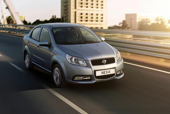 Review van de betaalbare compacte sedan Ravon Nexia