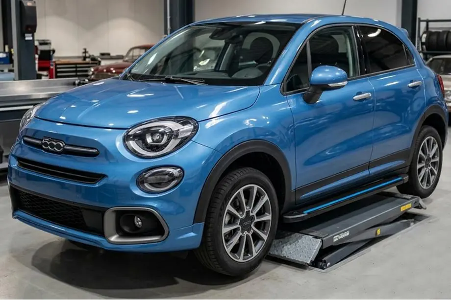 Fiat 500X 2014–2024 Maya Blue sidesteps (2 stuks, aluminium) Image