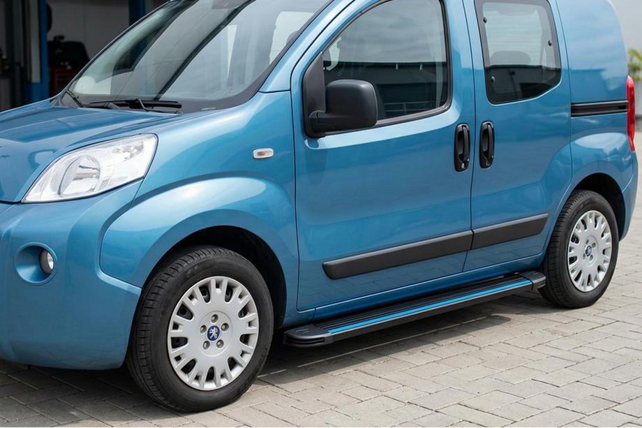 Fiat Fiorino/Qubo 2008–2024 Maya Blue sidesteps (2 stuks, aluminium) Image