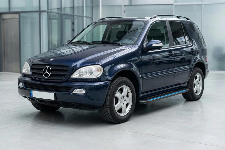 Mercedes ML W163 1997–2005 Maya Blue sidesteps (2 stuks, aluminium) Image
