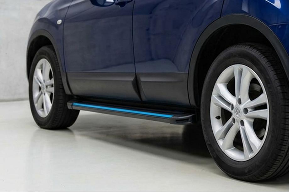 Nissan Qashqai 2010–2014 Maya Blue sidesteps (2 stuks, aluminium) Korte wielbasis Image