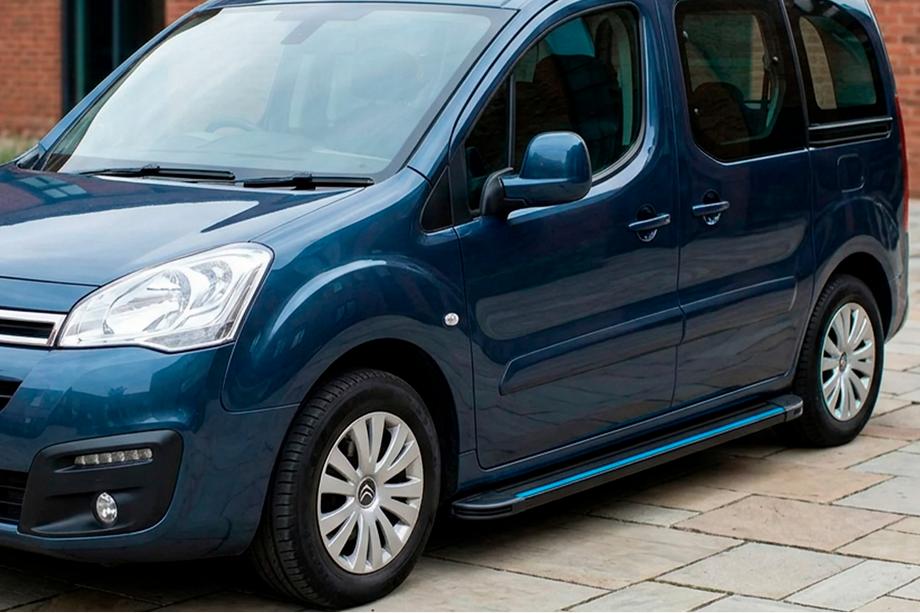 Peugeot Partner Tepee 2008–2018 Maya Blue sidesteps (2 stuks, aluminium) Image