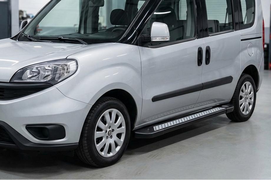 Fiat Doblo II 2010–2022 Side steps New Vision Black (2 stuks, aluminium) Image