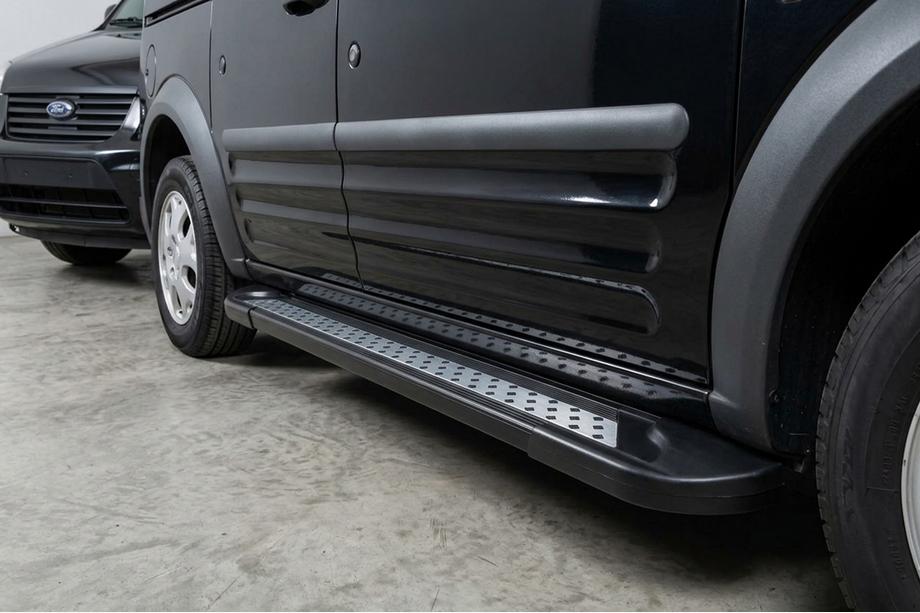 Ford Connect 2002–2006 Side steps New Vision Black (2 stuks, aluminium) Image