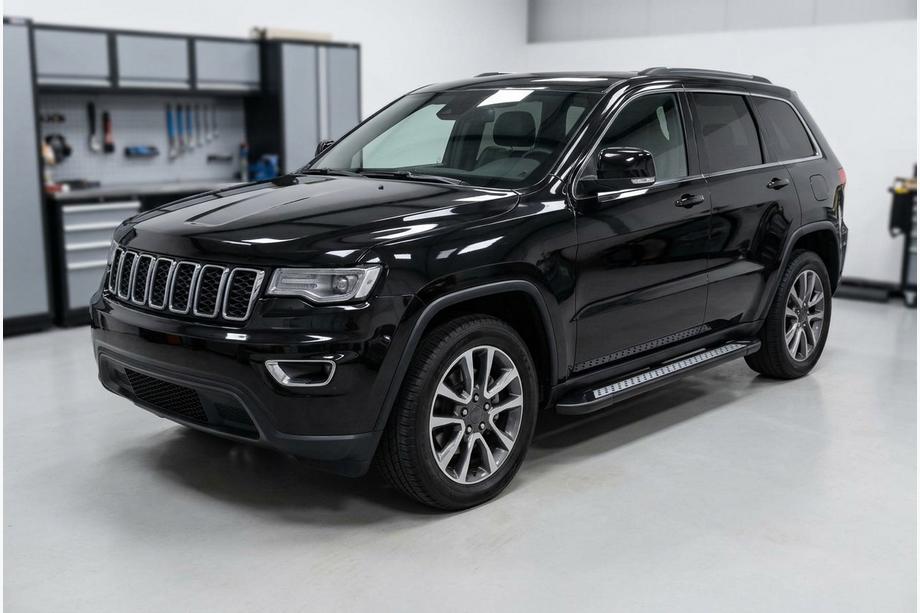 Jeep Grand Cherokee WK2 2010–2021 Side steps New Vision Black (2 stuks, aluminium) Foto 1