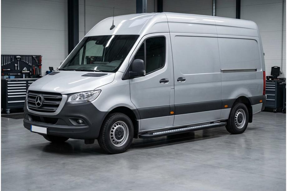 Mercedes Sprinter W907/W910 2018– Side steps New Vision Black (2 stuks, aluminium) Lang/Extra lang Image