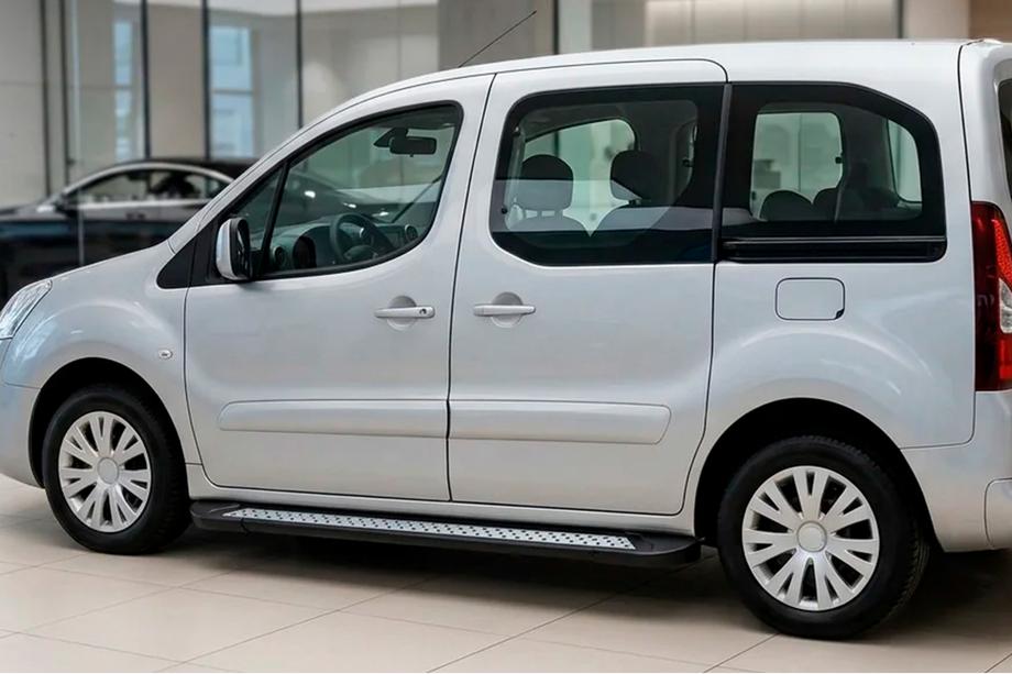 Peugeot Partner Tepee 2008–2018 Side steps New Vision Black (2 stuks, aluminium) Image