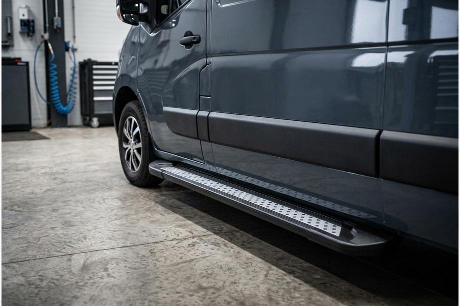 Renault Master 2011–2023 Side steps New Vision Black (2 stuks, aluminium) Image