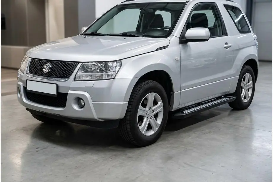 Suzuki Grand Vitara 2005–2017 Side steps New Vision Black (2 stuks, aluminium) Image