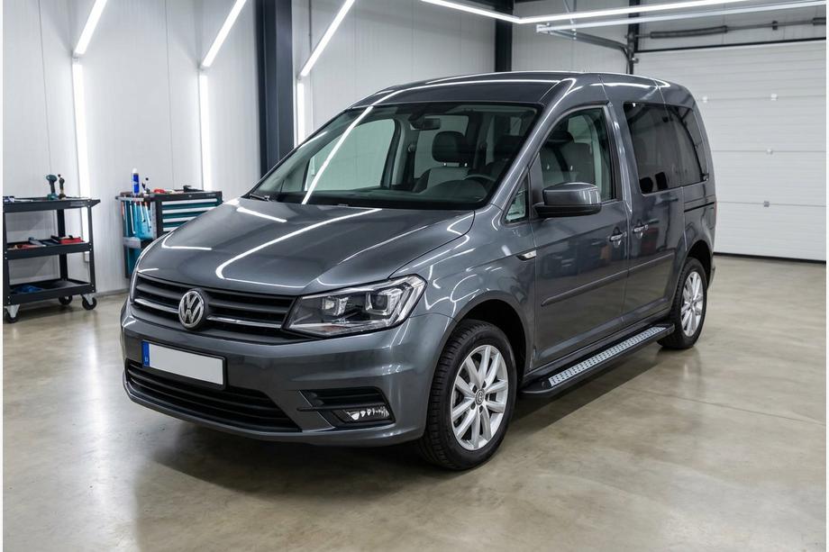 Volkswagen Caddy 2015–2020 Side steps New Vision Black (2 stuks, aluminium) Maxi basis Image