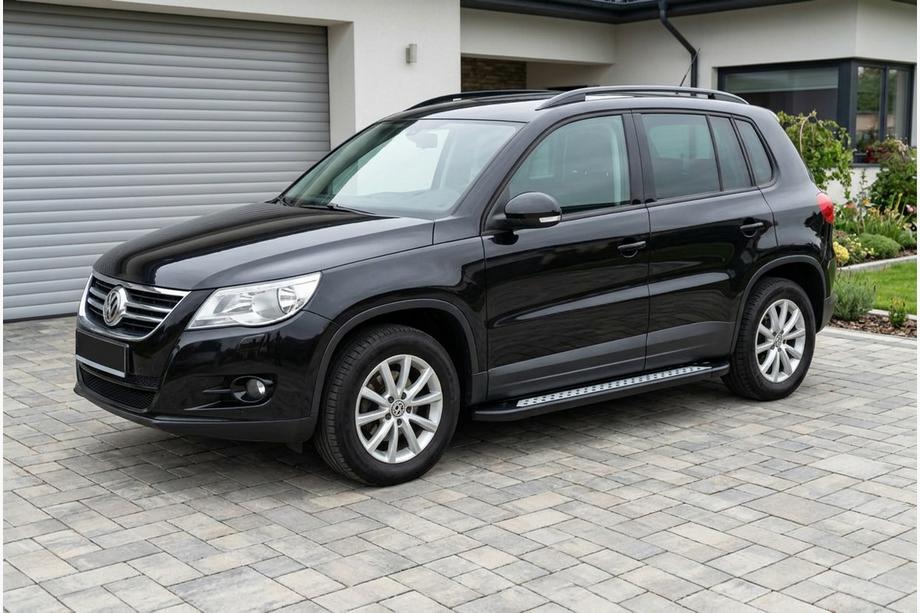 Volkswagen Tiguan 2007–2016 Side steps New Vision Black (2 stuks, aluminium) Image
