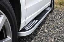 Audi Q5 2017–2025 Tayga V2 side steps (2 stuks, aluminium) foto 3
