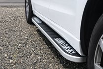 Audi Q5 2017–2025 Tayga V2 side steps (2 stuks, aluminium) foto 5