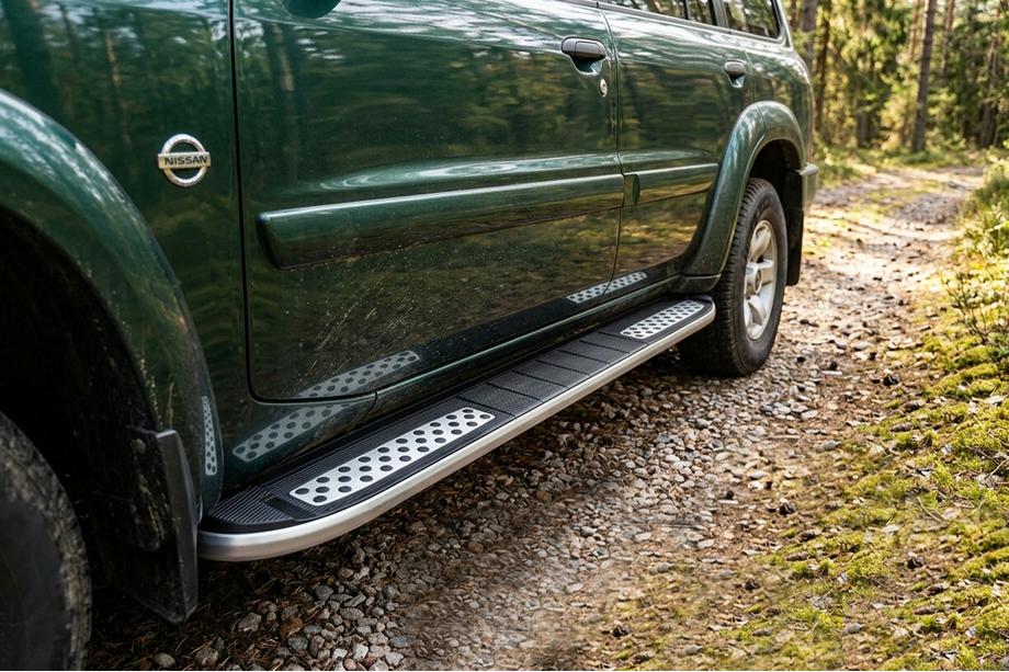 Nissan Patrol Y61 1997–2011 Tayga V2 side steps (2 stuks, aluminium) Image