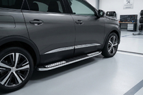 Peugeot 5008 2016–2023 Tayga V2 side steps (2 stuks, aluminium) foto 1