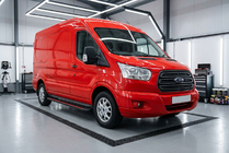 Ford Transit 2014– Side steps Maya Red (2 stuks, aluminium) L2 (Lang)/L3 (Extra lang) foto 1