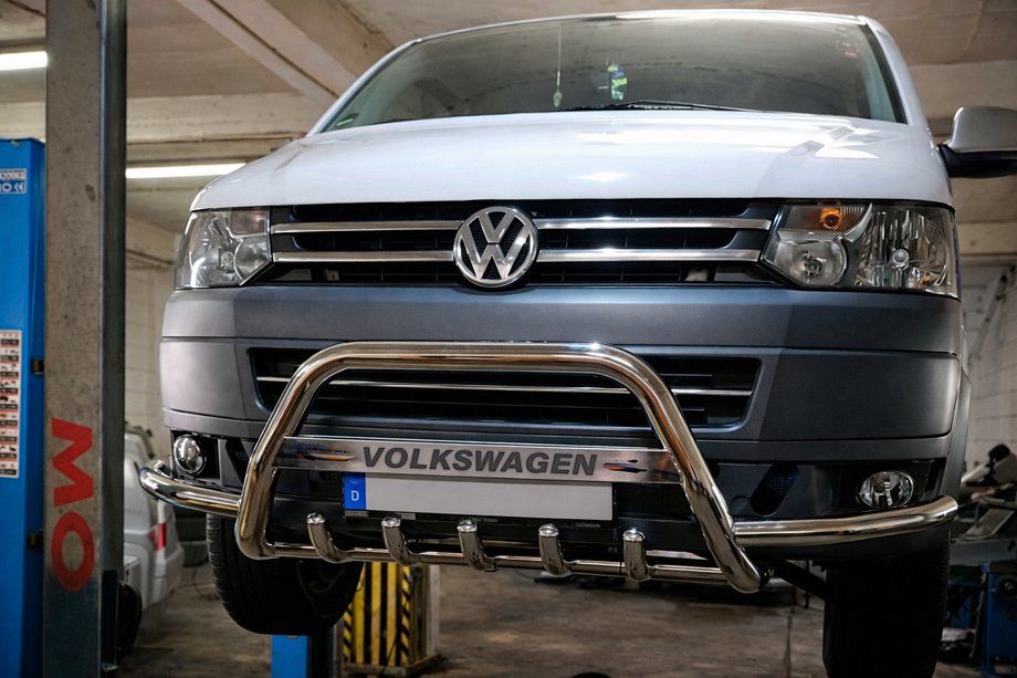 Volkswagen T5 2010–2015 Bullbar WT004ST (RVS) Image