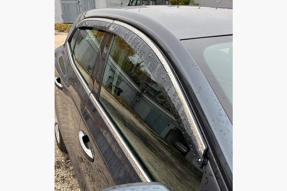 Renault Megane IV 2016–2025 Raamwindschermen met chroomlijst HB (4 stuks, Niken) Foto 1