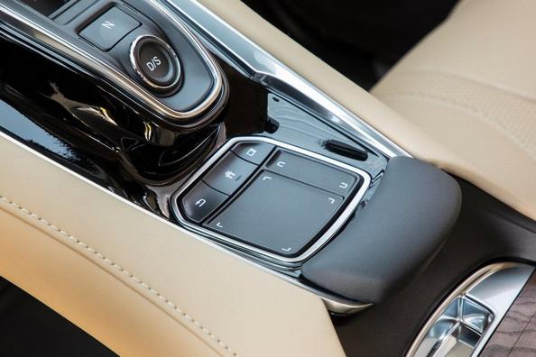 Review van de derde generatie Acura RDX-crossover Foto 9