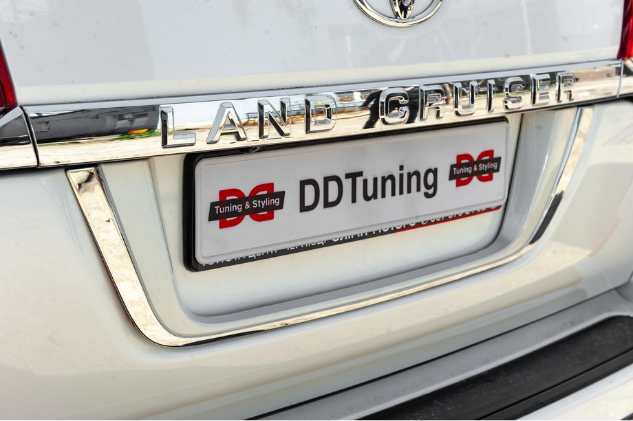 Toyota Land Cruiser 200 2007–2021 Standaard kentekenplaathouder Zwart Foto 8