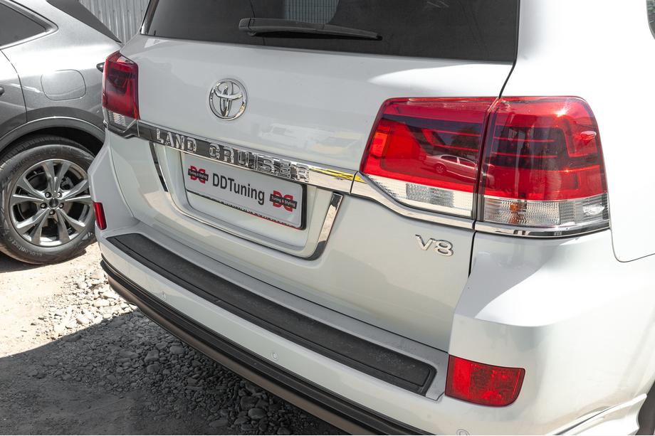 Toyota Land Cruiser 200 2007–2021 Standaard kentekenplaathouder Zwart Foto 10