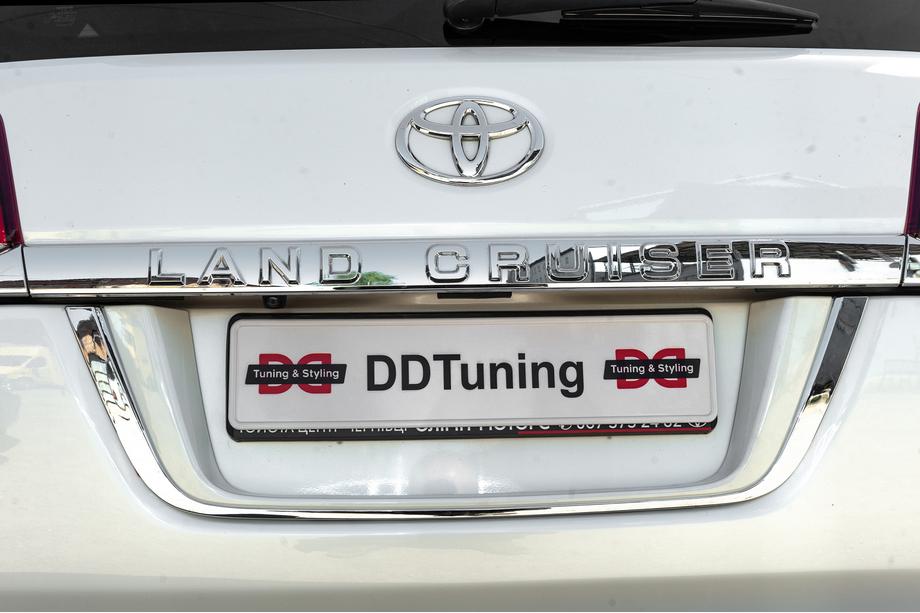 Toyota Land Cruiser 200 2007–2021 Standaard kentekenplaathouder Zwart Foto 11