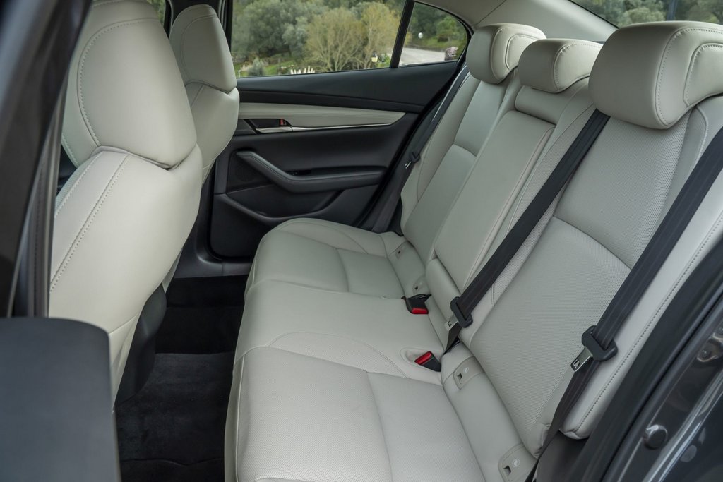 Vierde generatie van de compacte Mazda 3 sedan
