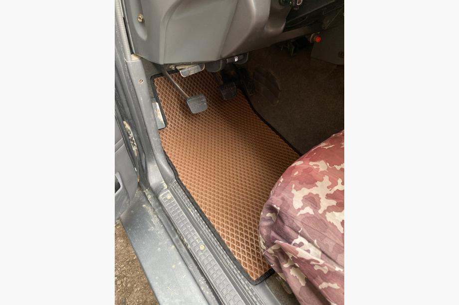 Nissan Patrol Y60 1988–1997 EVA automatten (baksteenpatroon) Kort, 5-delige set (voor en achter) Foto 3