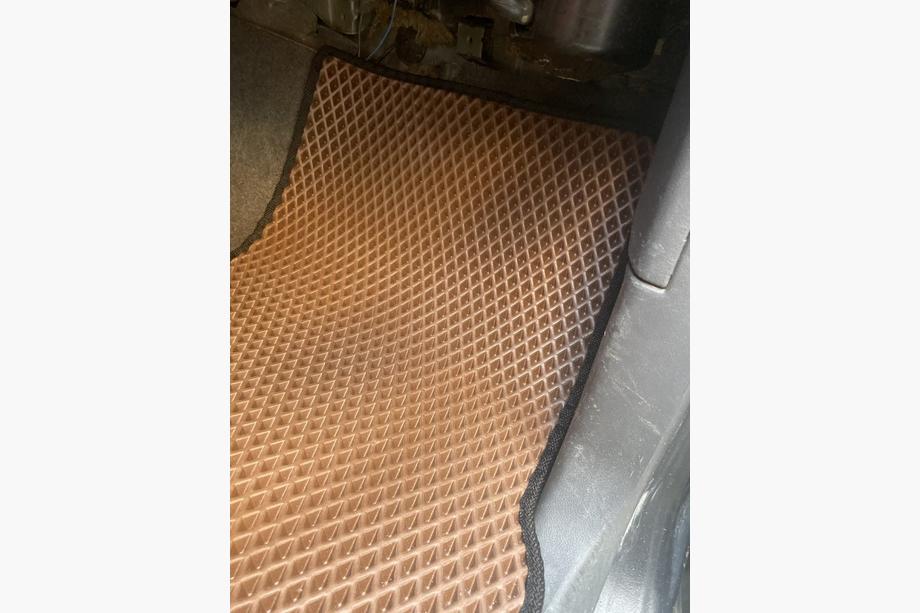Nissan Patrol Y60 1988–1997 EVA automatten (baksteenpatroon) Kort, 5-delige set (voor en achter) Foto 7
