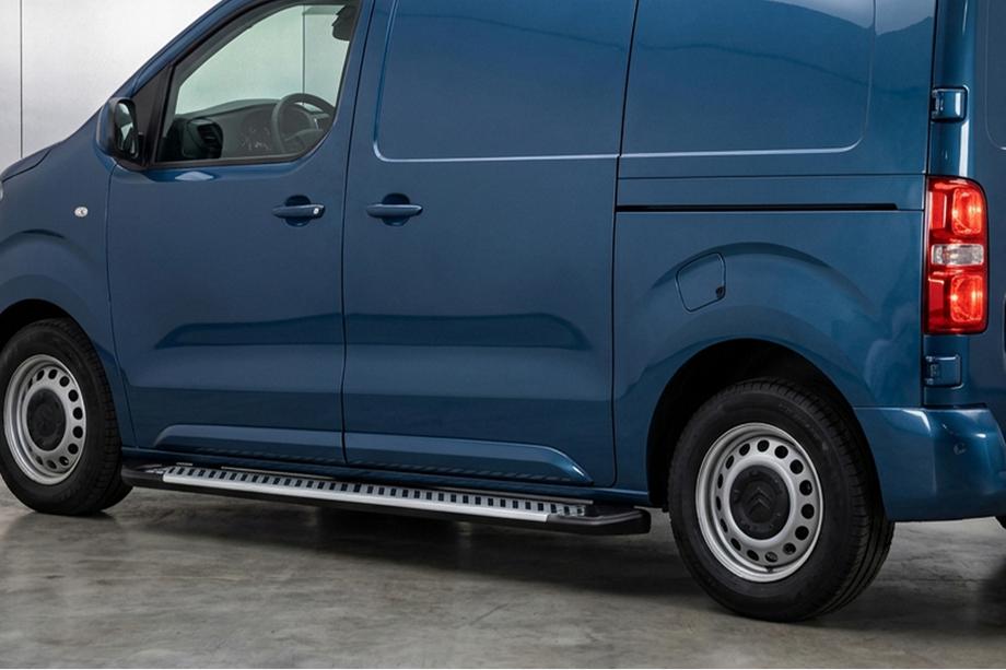 Opel Vivaro 2019– Line side steps (set van 2, aluminium) Image