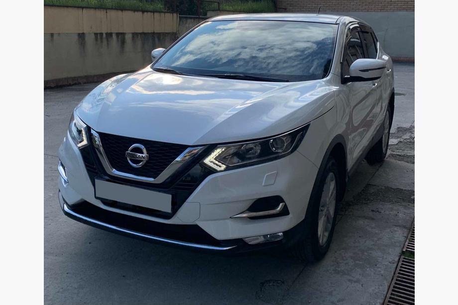 Nissan Qashqai 2014–2021 Chroomstrip voor de voorbumper (2017↗︎, RVS) Carmos - Turks staal Foto 4