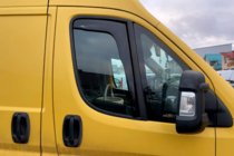 Citroen Jumper 2007–2025 Insteek raamwindschermen (2 st., HIC) foto 1