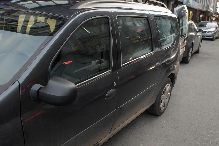 Renault Logan MCV 2005–2013 Buitenste raamlijsten (set 4 stuks, RVS) Foto 3