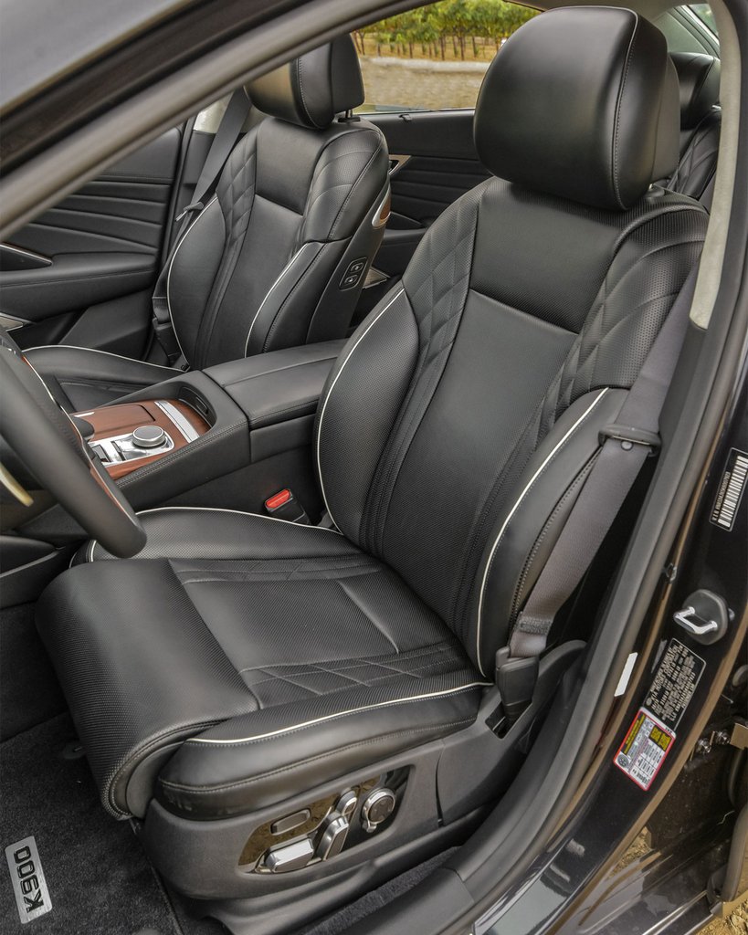 Tweede generatie van de luxesedan KIA K900