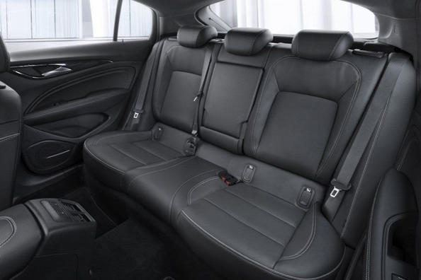 Review van de middelgrote liftback Opel Insignia Grand Sport Foto 14